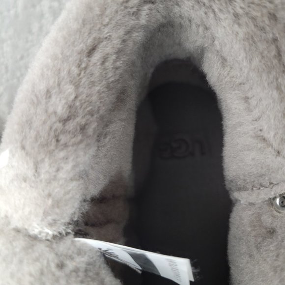 UGG Aika Women's Size 8 US Gray Suede Sheepskin Wool Ankle Boots 1104069 - Picture 11 of 12